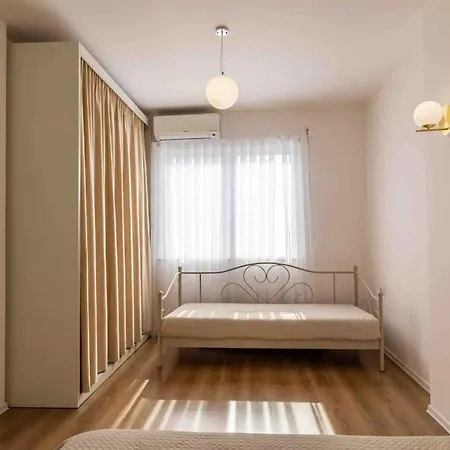 New Apartament Apartamento Tirana