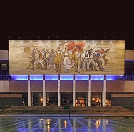 アパート New Apartament *