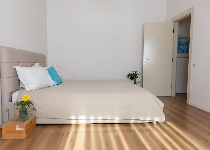 New Apartament דירה *